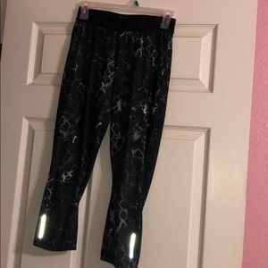 Small Nike Dri-fit lighting print Capris